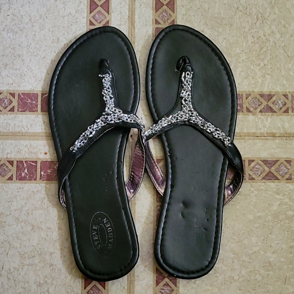 Steve Madden flip flops